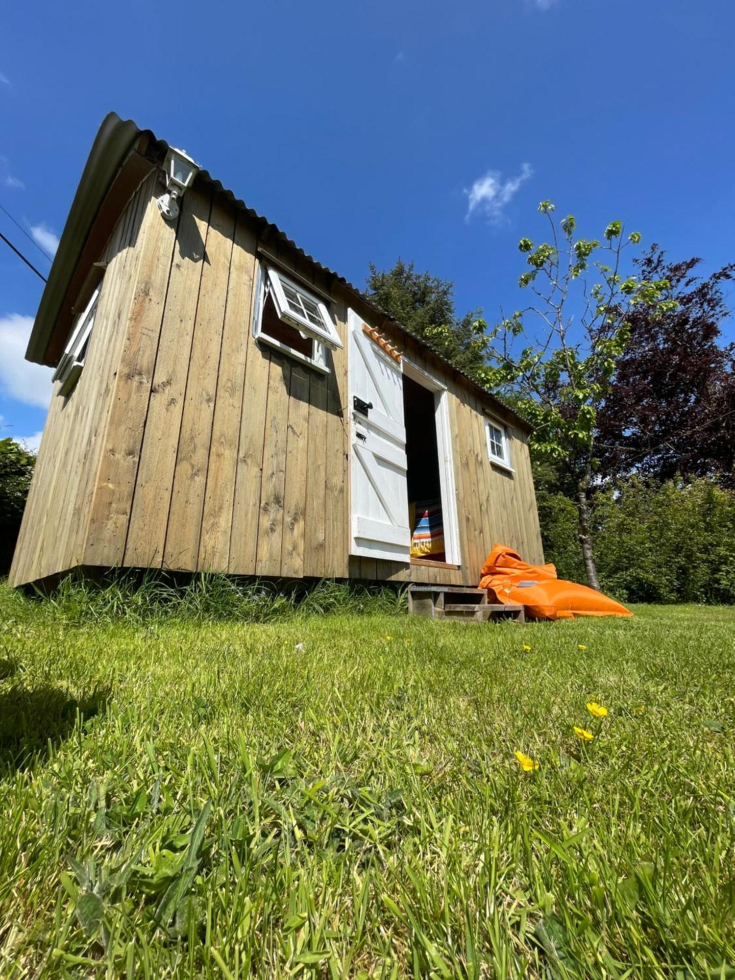Shepherds Hut - Brecon Beacons Llangadog Exterior photo
